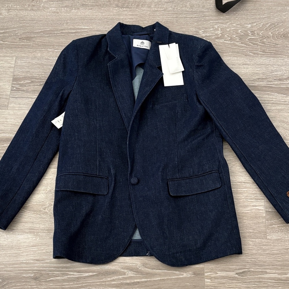 Brand new Aritzia Dark Blue Blazer - Picture 3 of 6